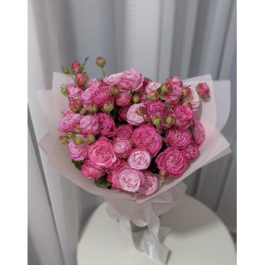 Букет из 9 Кустовых розы